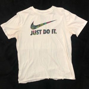 Nike tee